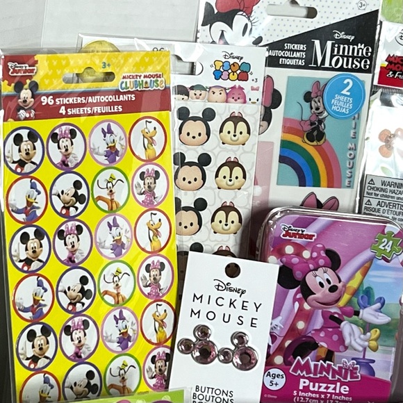 DISNEY’S MINNIE MOUSE AND FRIENDS GIFT SET - Picture 11 of 16